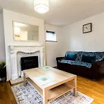 Suite 3 - Chic Room In Sheffield Sociable Home